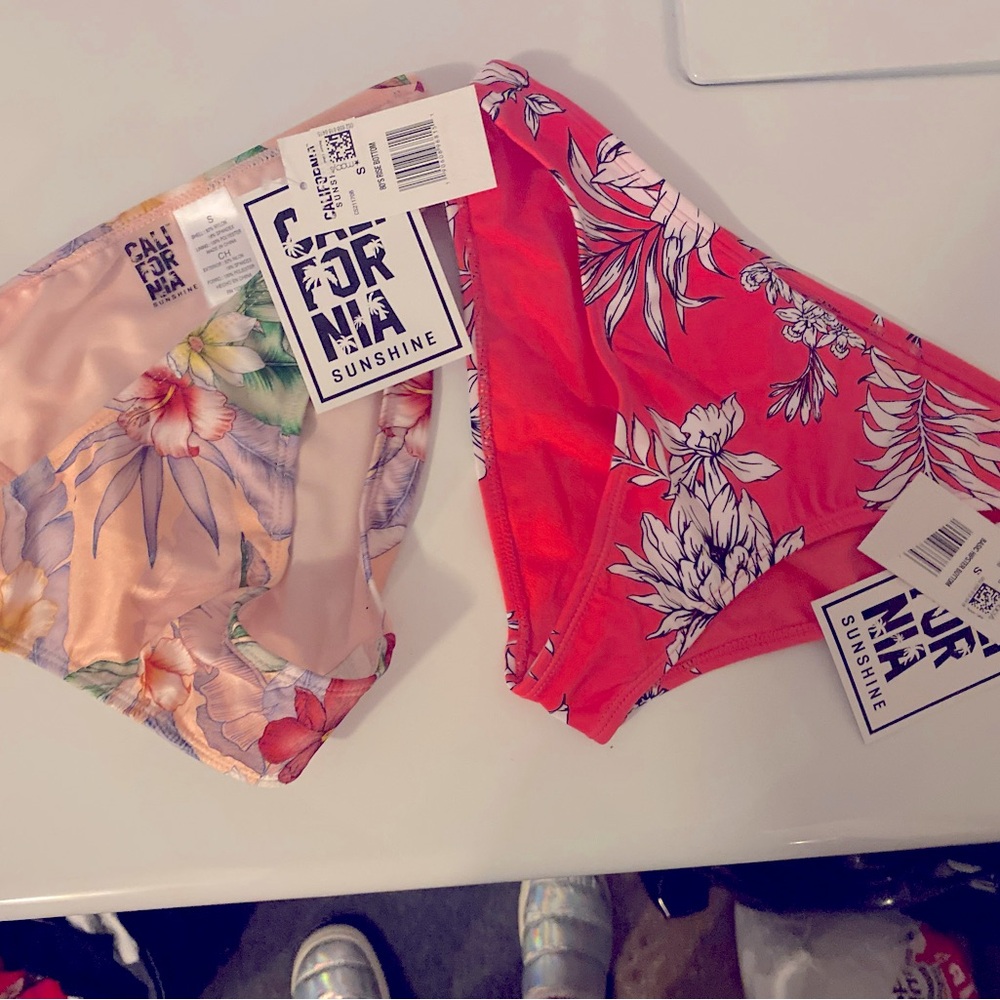 Size small swim bottoms California Sunshine